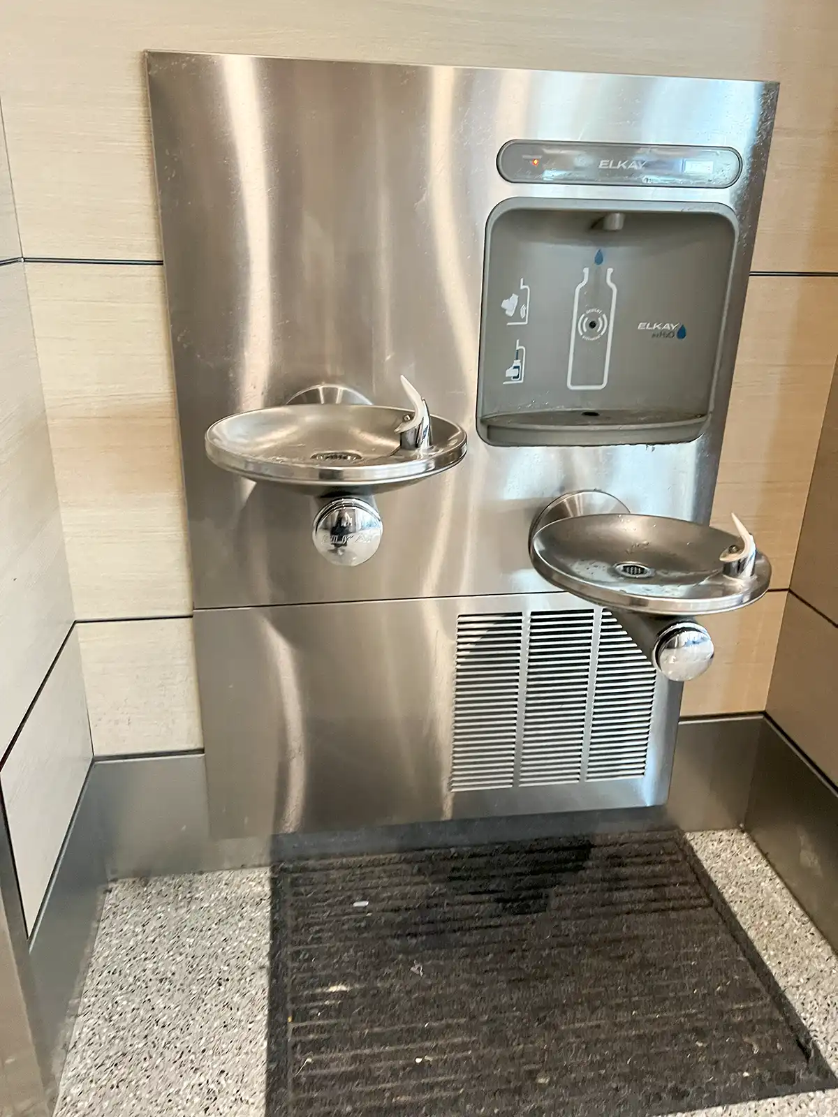 ロサンゼルス空港の給水スポット