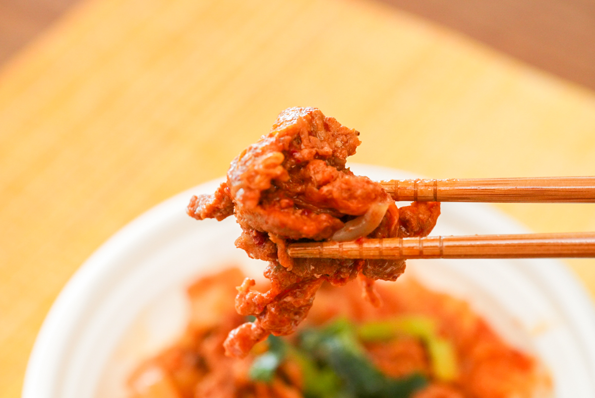 「豚キムチ丼」の中身