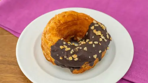 「ヘーゼルナッツのクロワッサンドーナツ」